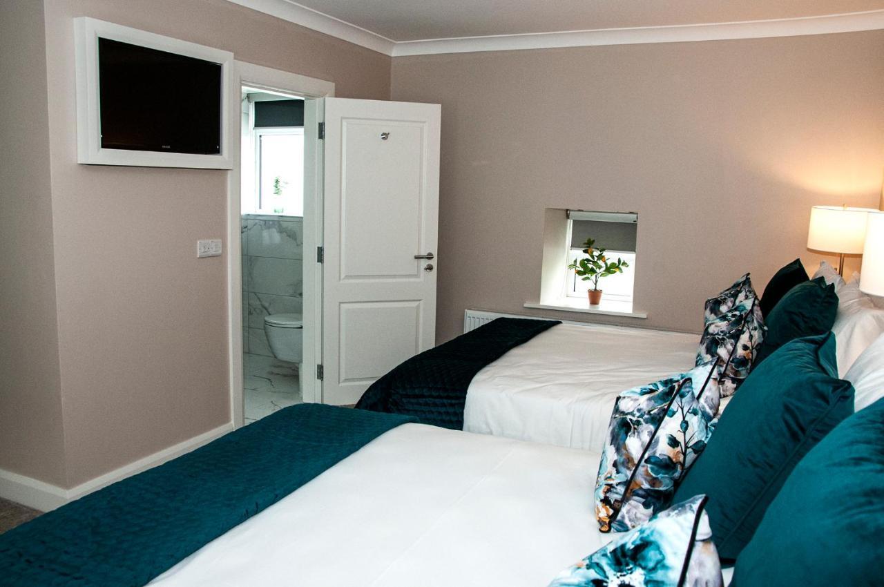 The Dolphin Hotel Crossmolina Экстерьер фото