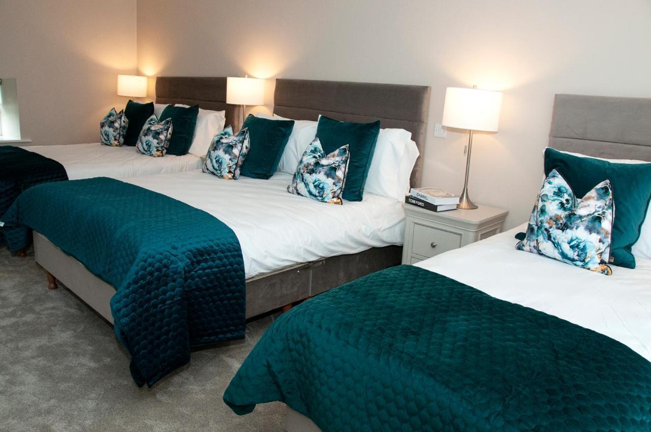The Dolphin Hotel Crossmolina Экстерьер фото